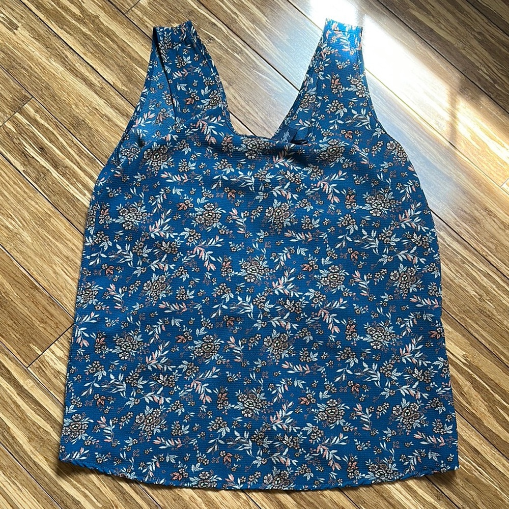 SOLD Buckle Blue Floral Sleeveless Tank Top
